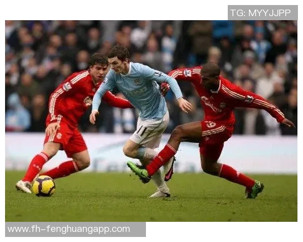 曼城遗憾错失良机萨维尼奥禁区内连射遭保托雷斯门线救险 曼城遗憾错失良机萨维尼奥禁区内连射遭保托雷斯门线救险