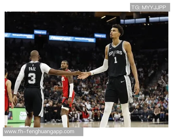 老炮保罗上半场神勇表现替补9分钟送9助攻全场正负值高达24 老炮保罗上半场神勇表现替补9分钟送9助攻全场正负值高达24